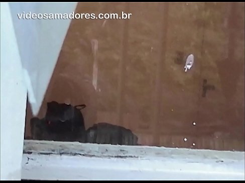 ❤️ Home cachondo mirando á súa moza con outro mozo, gravando un vídeo de carallo sen molestar á parella Porno duro na pornografía gl.sitevox.top ❤
