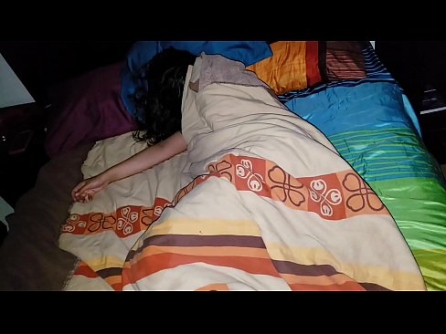 ❤️ Fillastro reprendendo á súa nova madrasta mentres ela dorme. Porno duro na pornografía gl.sitevox.top ❤